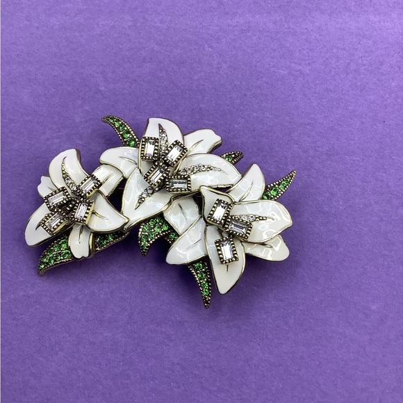 Heidi Daus White Lily Spray Brooch Hope Purity Peace - Picture 2 of 3